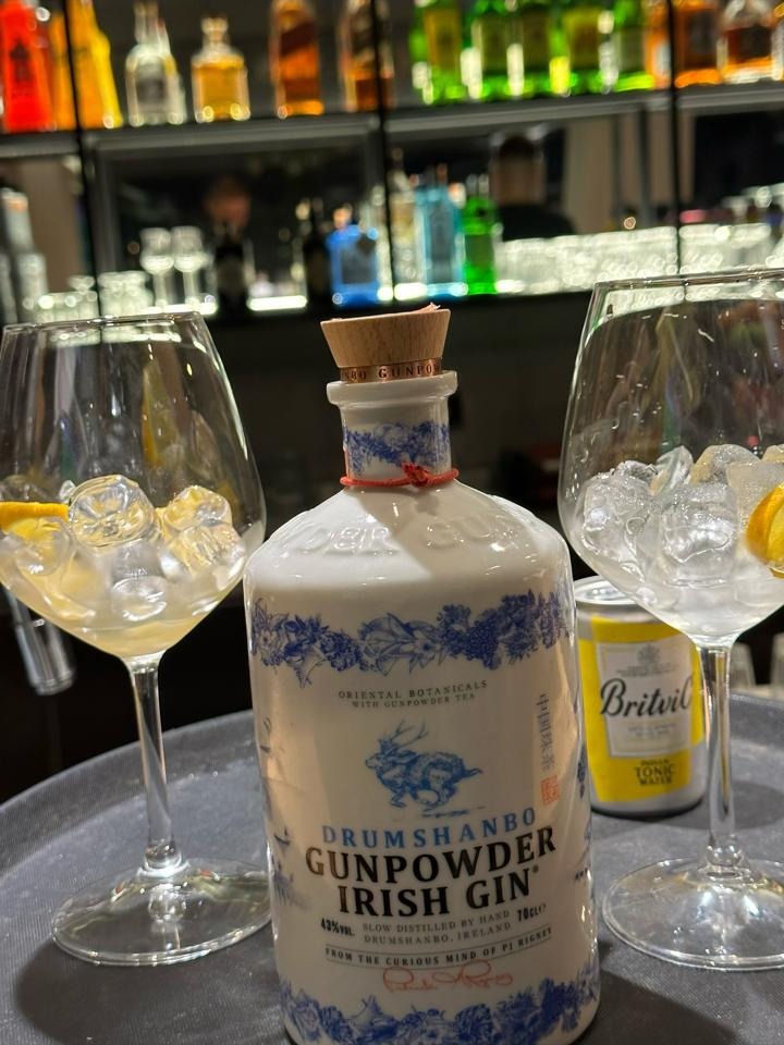 Drumshanbo Gunpowder Irish Gin with gin and tonics at the bar